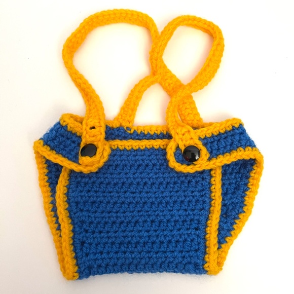 Handmade Crocheted Minion Hat Set- Newborn photos outfit - Picture 5 of 6